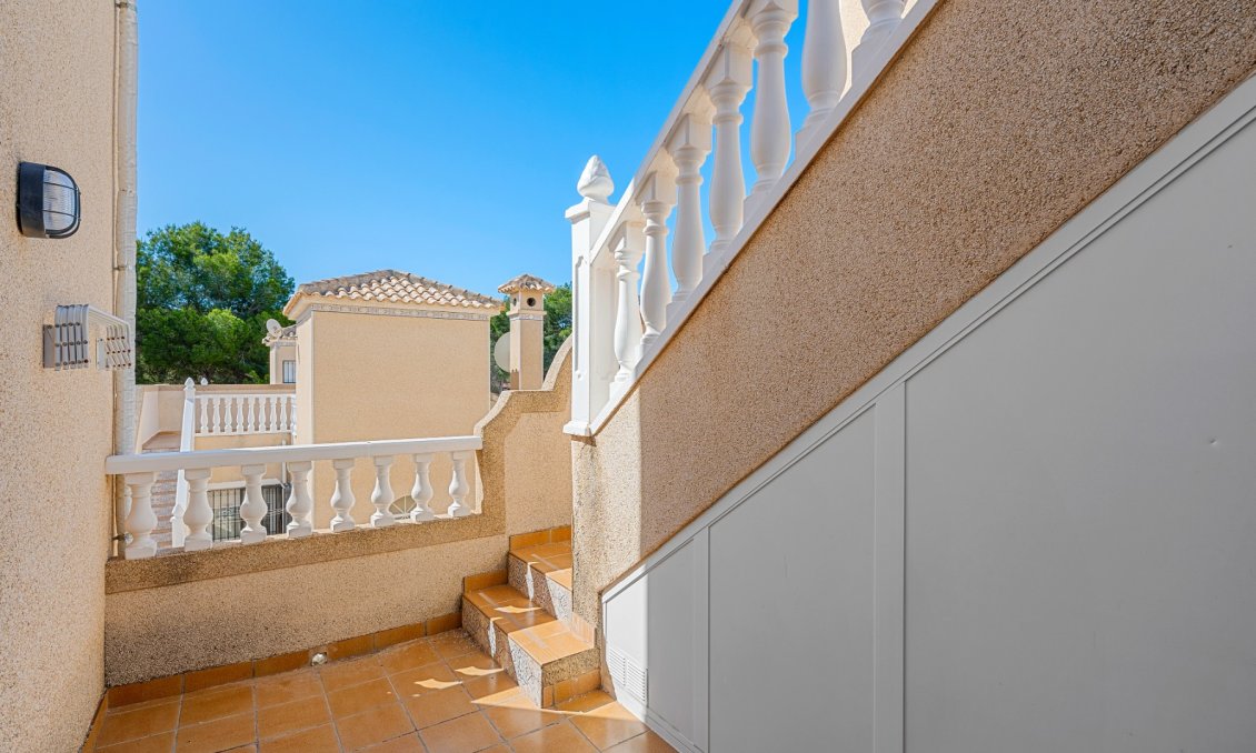 Segunda mano - Villa -
Villamartin - Costa Blanca
