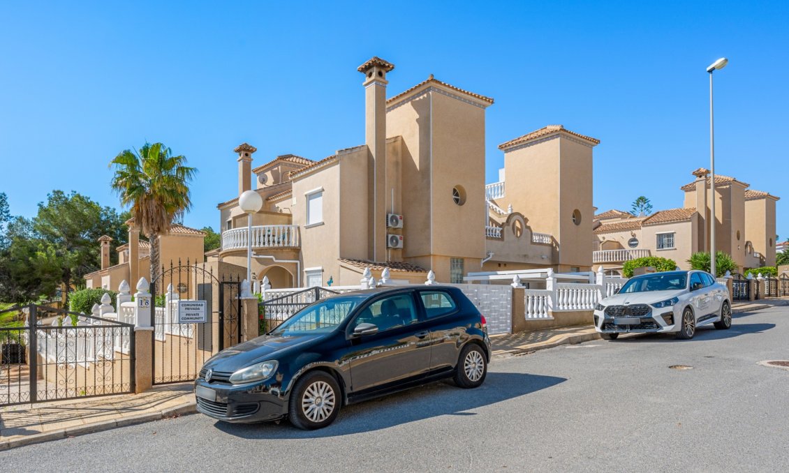 Segunda mano - Villa -
Villamartin - Costa Blanca