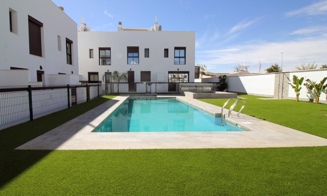Obra nueva - Villa -
Pilar de la Horadada - parque Andromeda