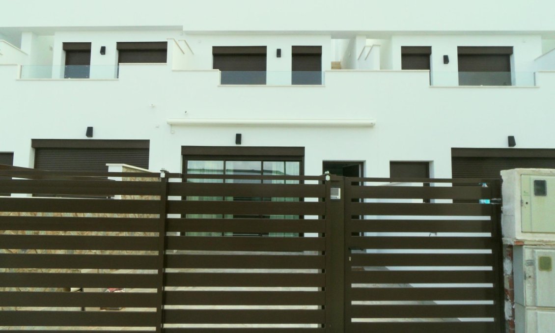 Obra nueva - Villa -
Pilar de la Horadada - parque Andromeda