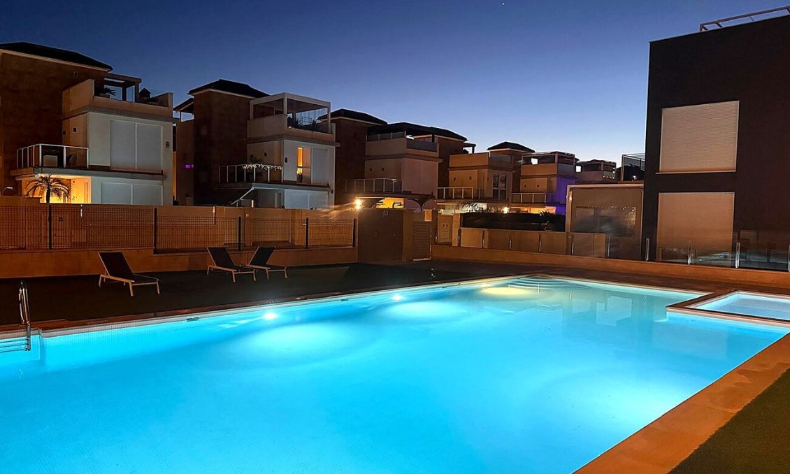 Segunda mano - Apartamento -
Torrevieja - Torreta Florida