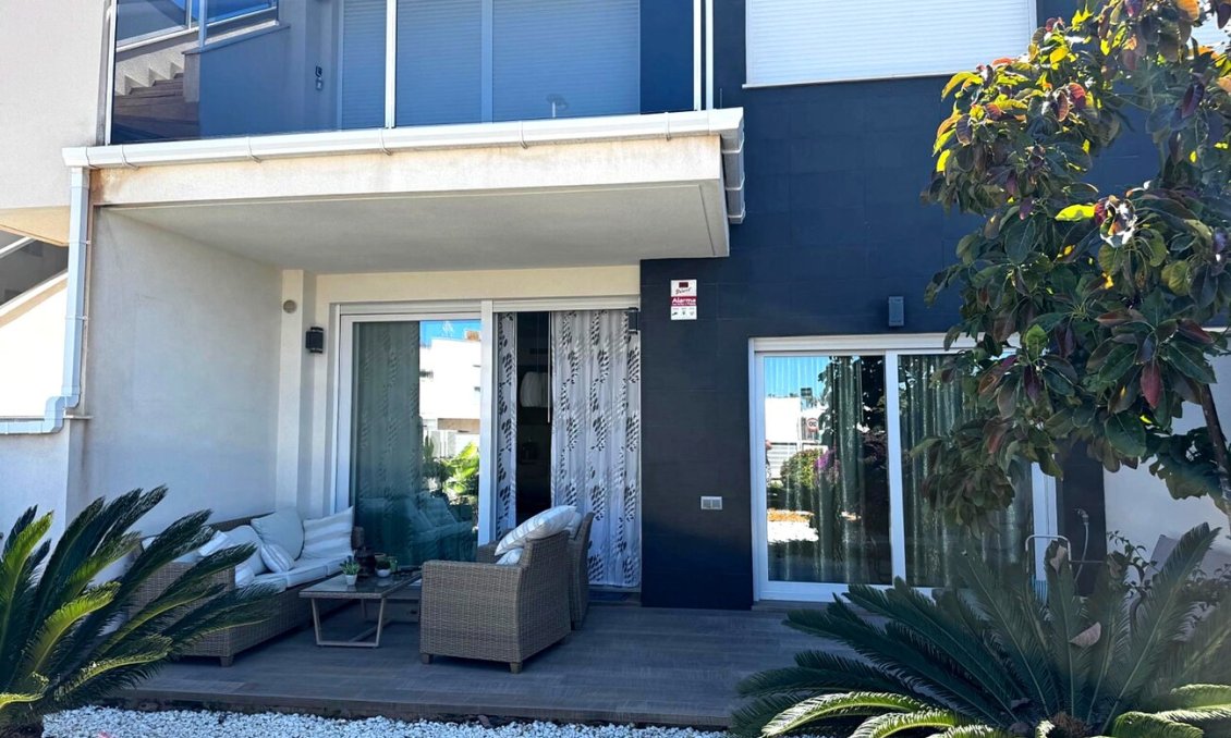 Segunda mano - Apartamento -
Torrevieja - Torreta Florida