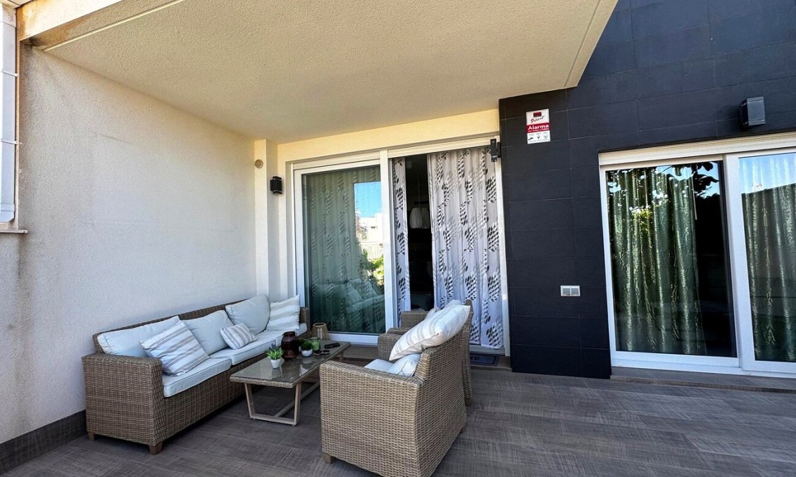Segunda mano - Apartamento -
Torrevieja - Torreta Florida