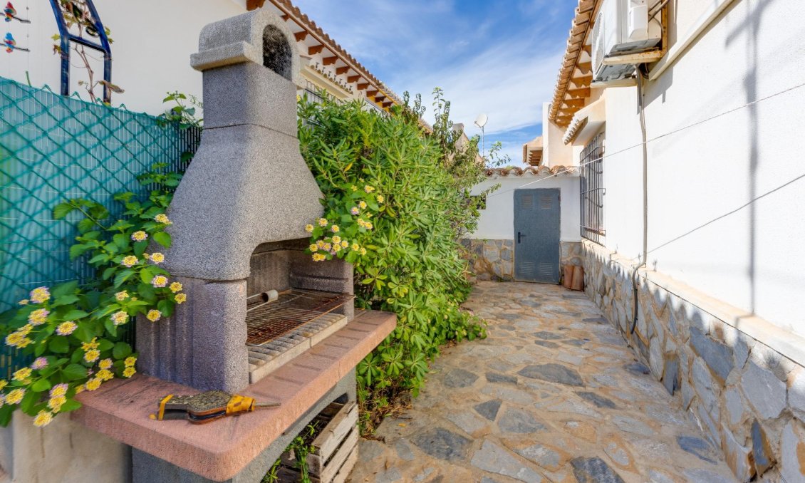 Segunda mano - Bungalow -
Torrevieja - Los Balcones