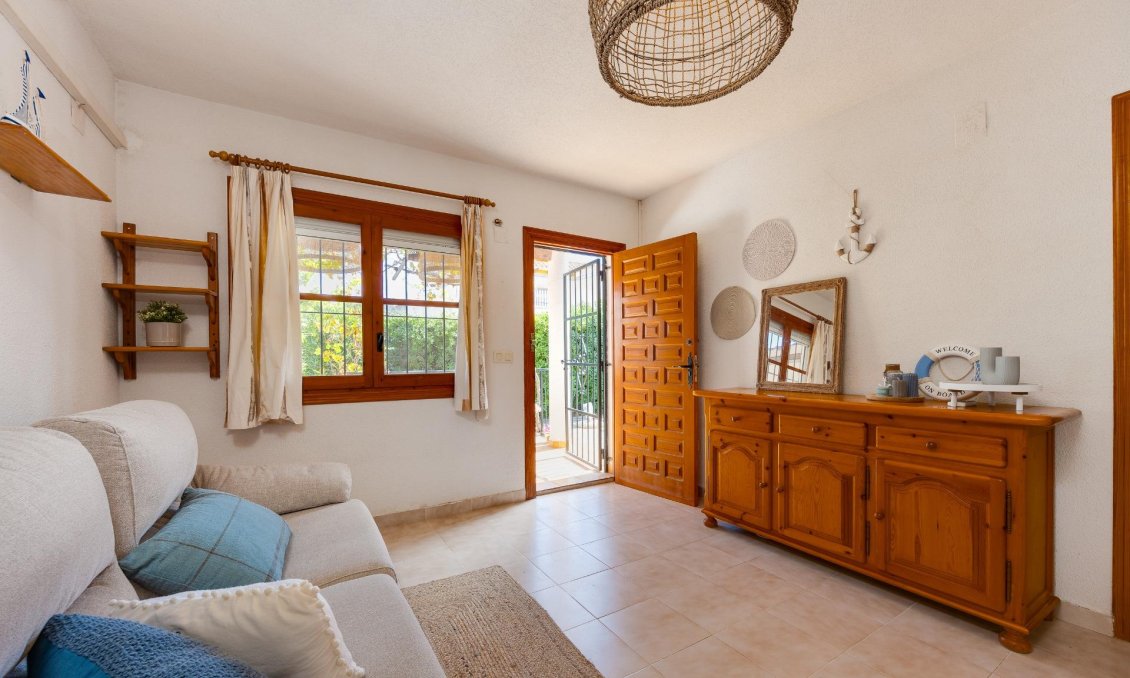 Segunda mano - Bungalow -
Torrevieja - Los Balcones