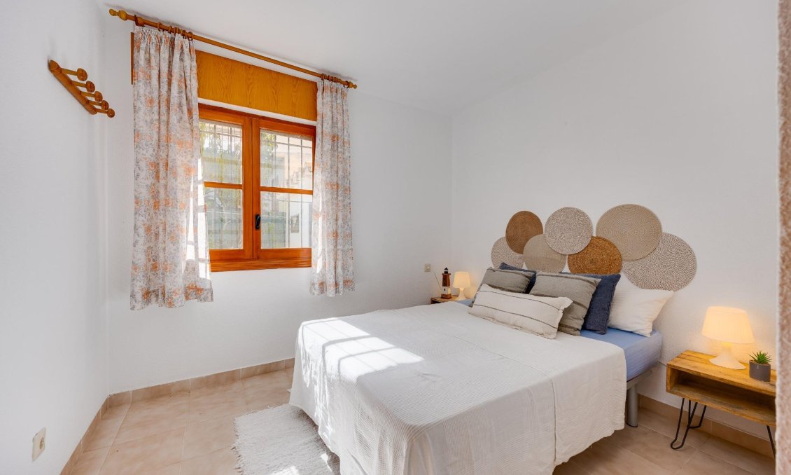 Segunda mano - Bungalow -
Torrevieja - Los Balcones