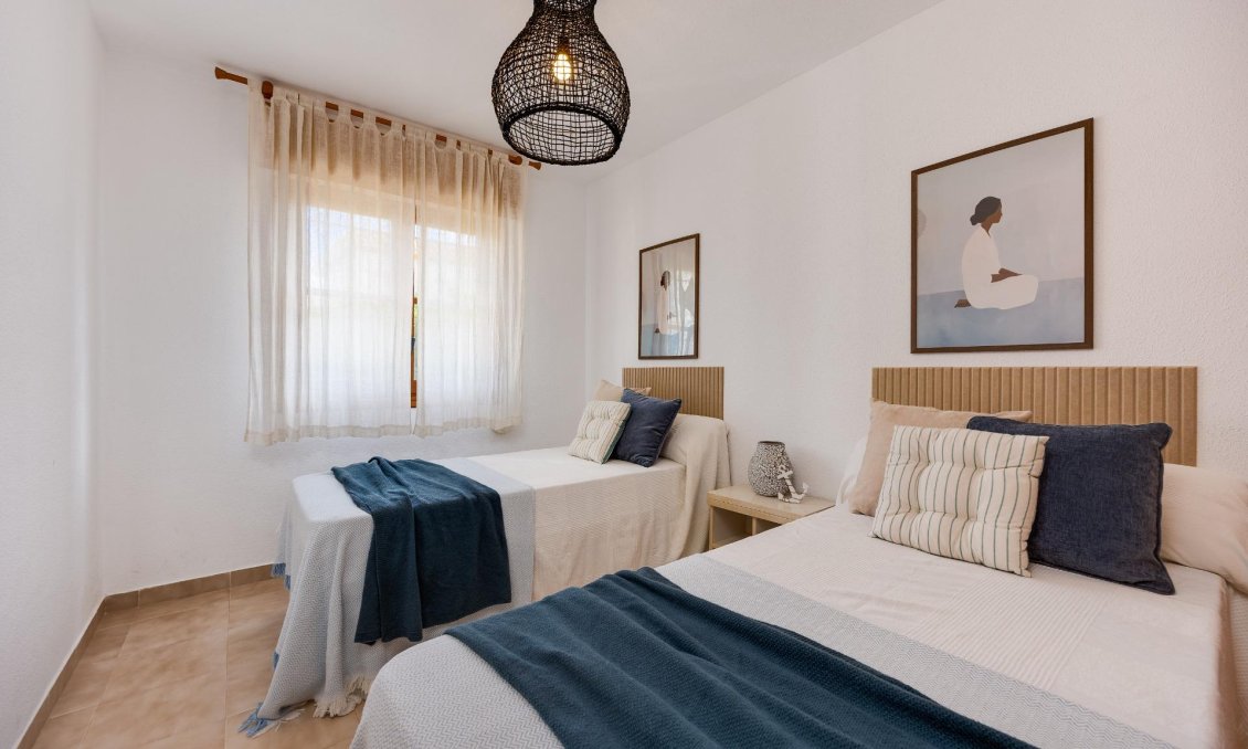 Segunda mano - Bungalow -
Torrevieja - Los Balcones