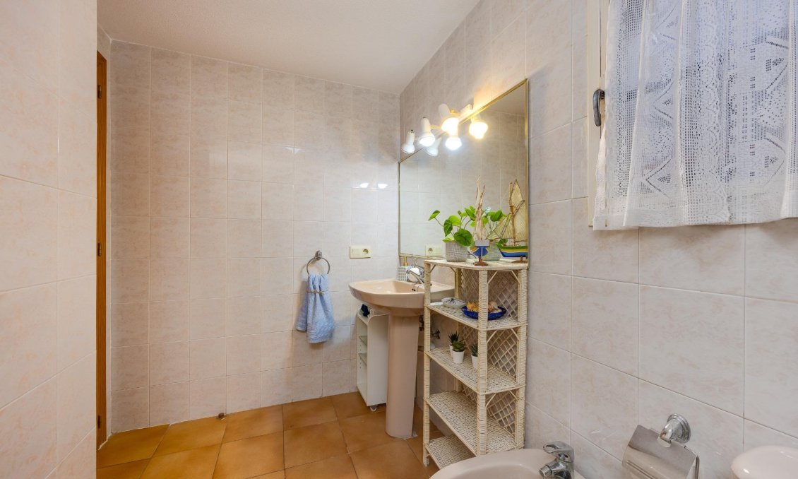 Segunda mano - Bungalow -
Torrevieja - Los Balcones