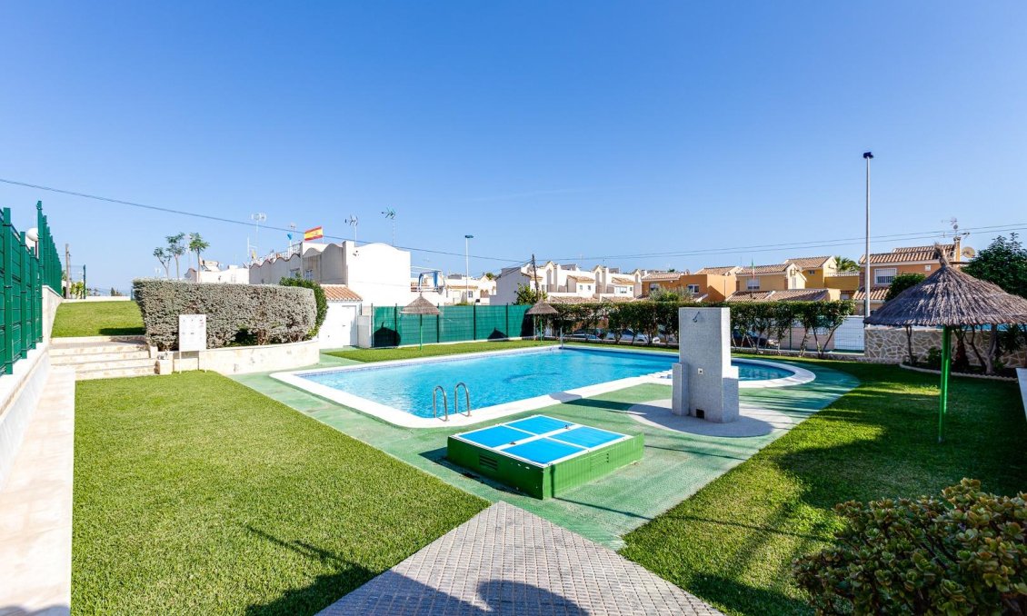 Segunda mano - Bungalow -
Torrevieja - Los Balcones