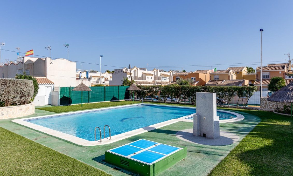 Segunda mano - Bungalow -
Torrevieja - Los Balcones
