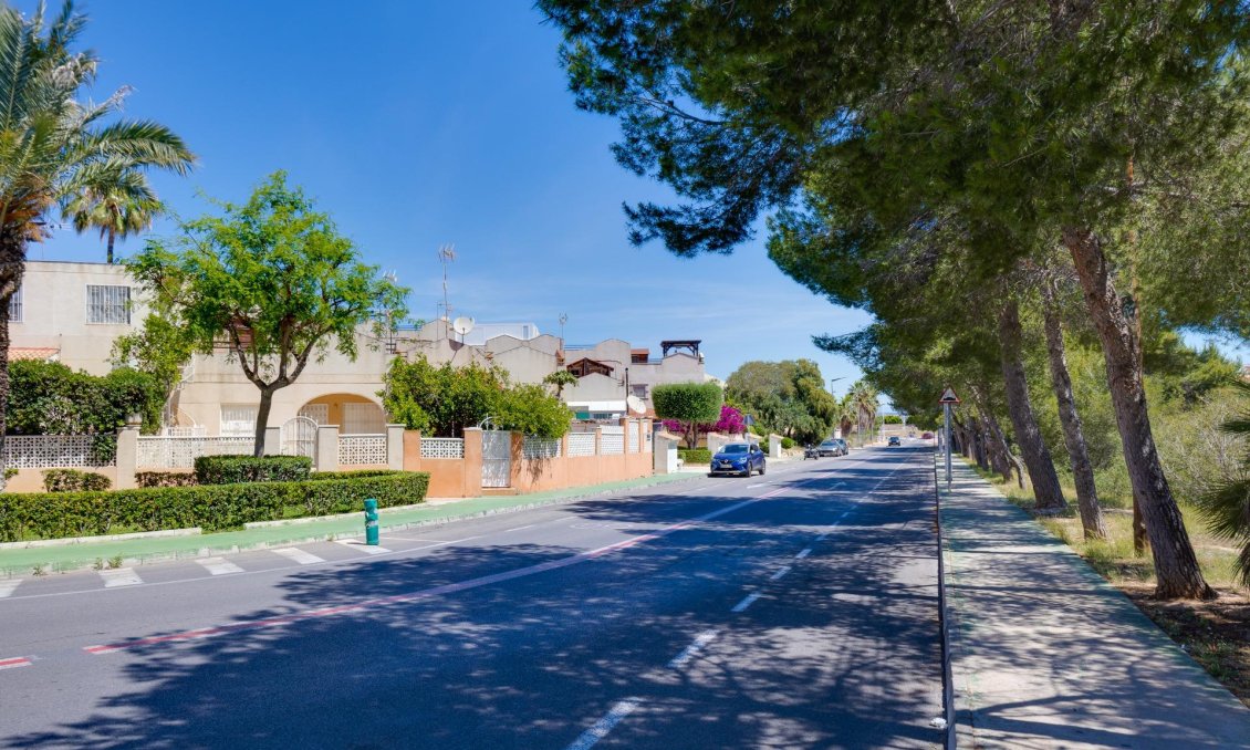 Segunda mano - Bungalow -
Torrevieja - Los Balcones