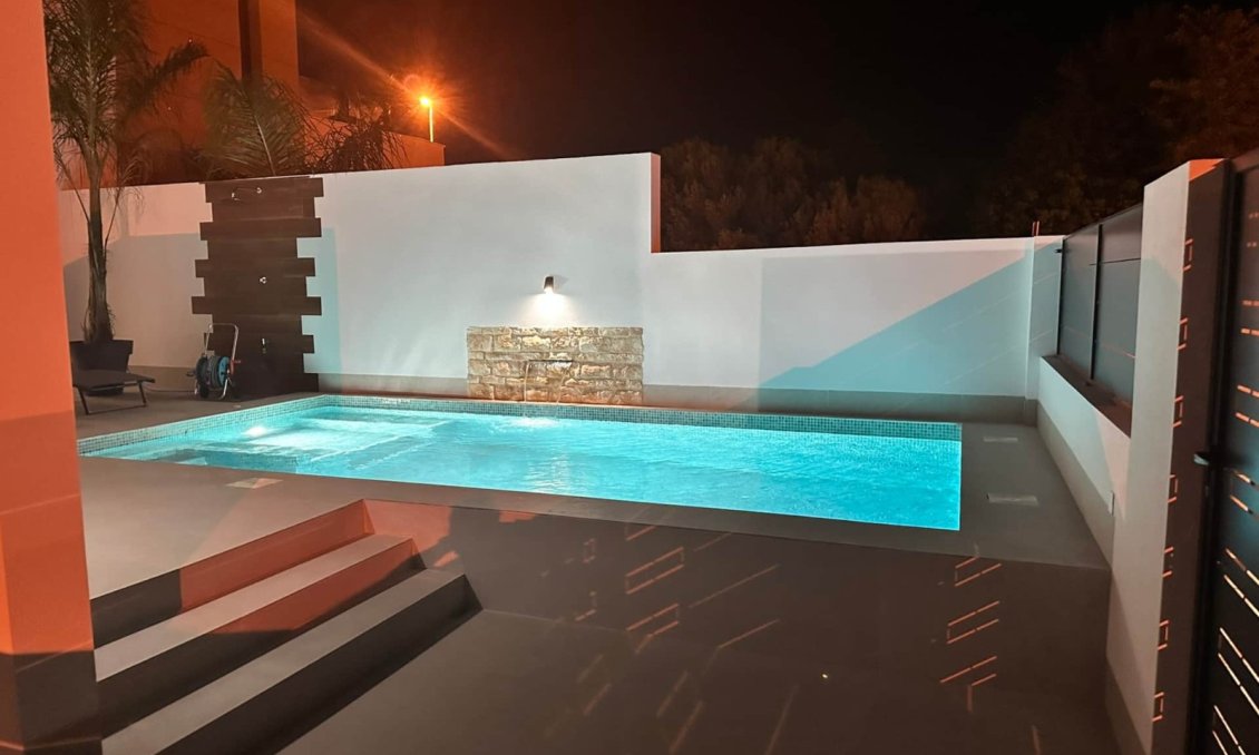 Segunda mano - Villa -
Dolores - Costa Blanca