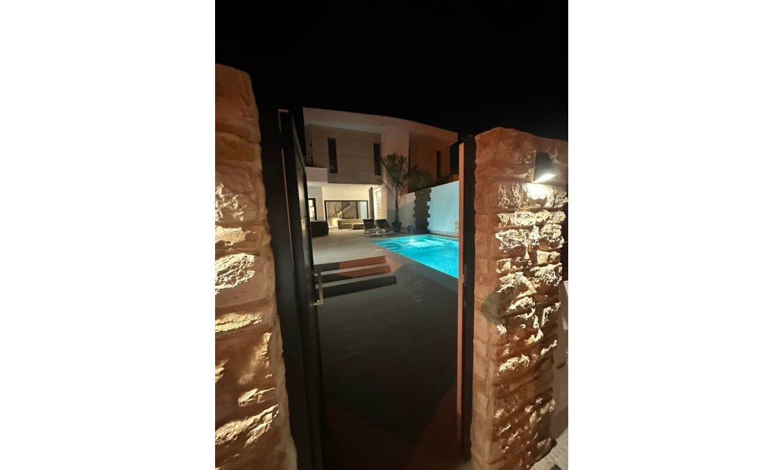 Segunda mano - Villa -
Dolores - Costa Blanca