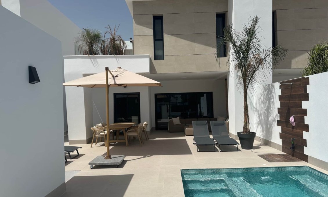 Segunda mano - Villa -
Dolores - Costa Blanca