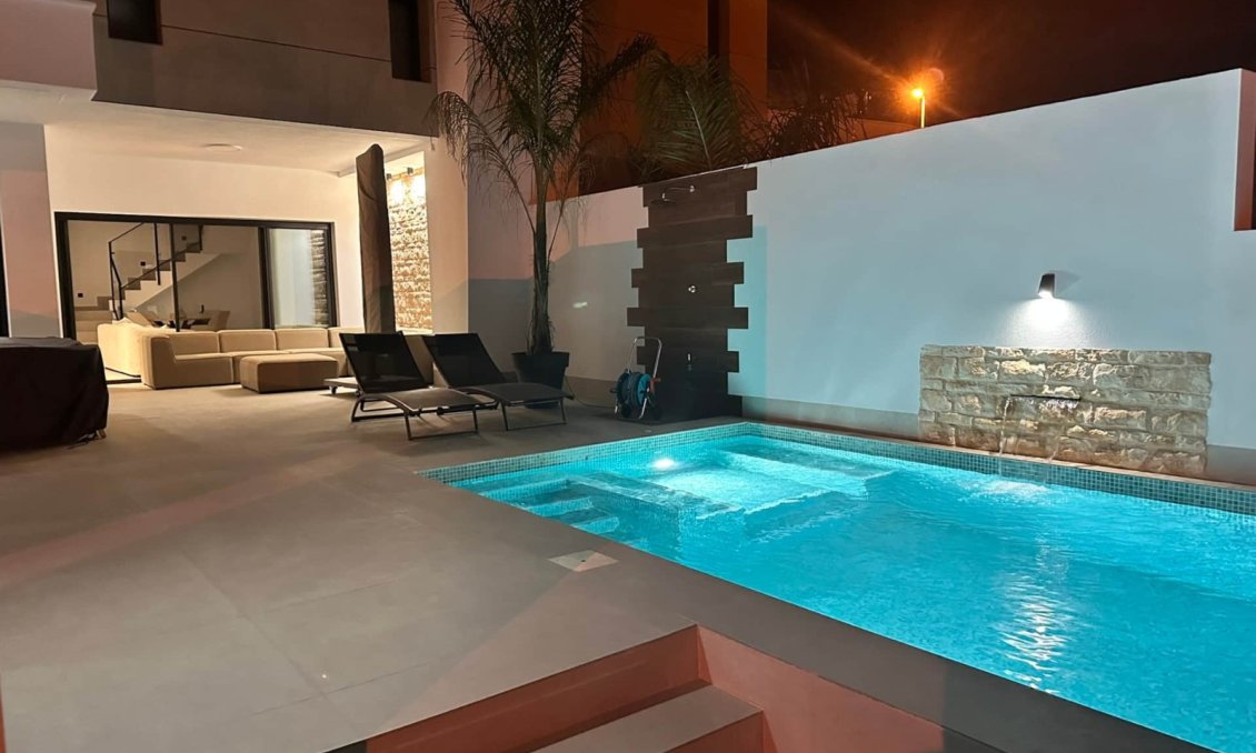 Segunda mano - Villa -
Dolores - Costa Blanca