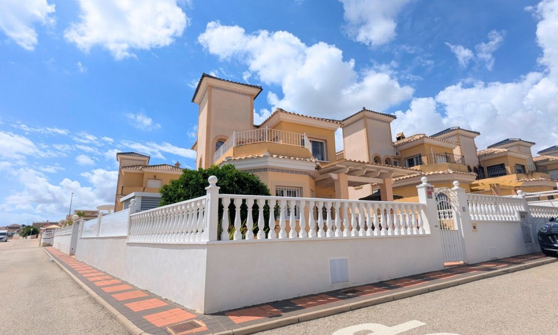 Segunda mano - Villa -
Lo Crispin - Inland