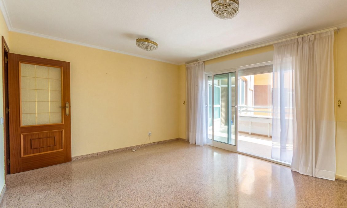 Segunda mano - Apartamento -
Torrevieja - La Mata Pueblo