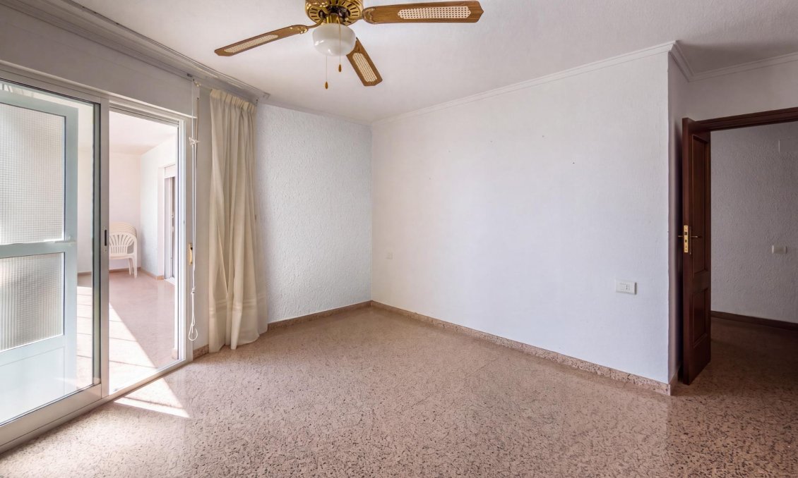 Segunda mano - Apartamento -
Torrevieja - La Mata Pueblo