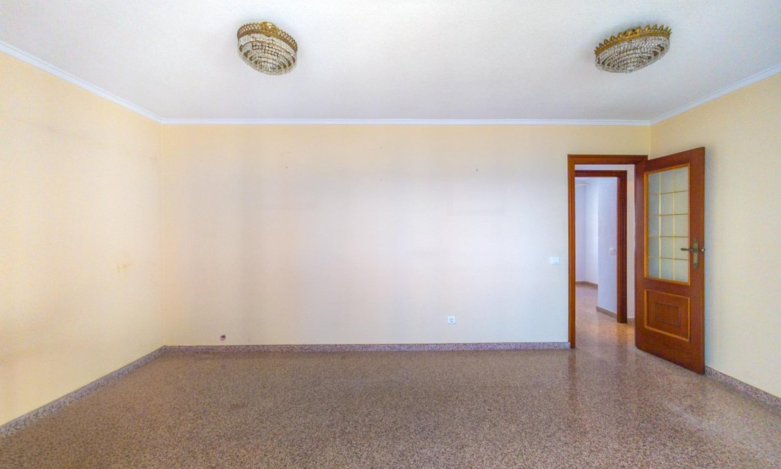 Segunda mano - Apartamento -
Torrevieja - La Mata Pueblo