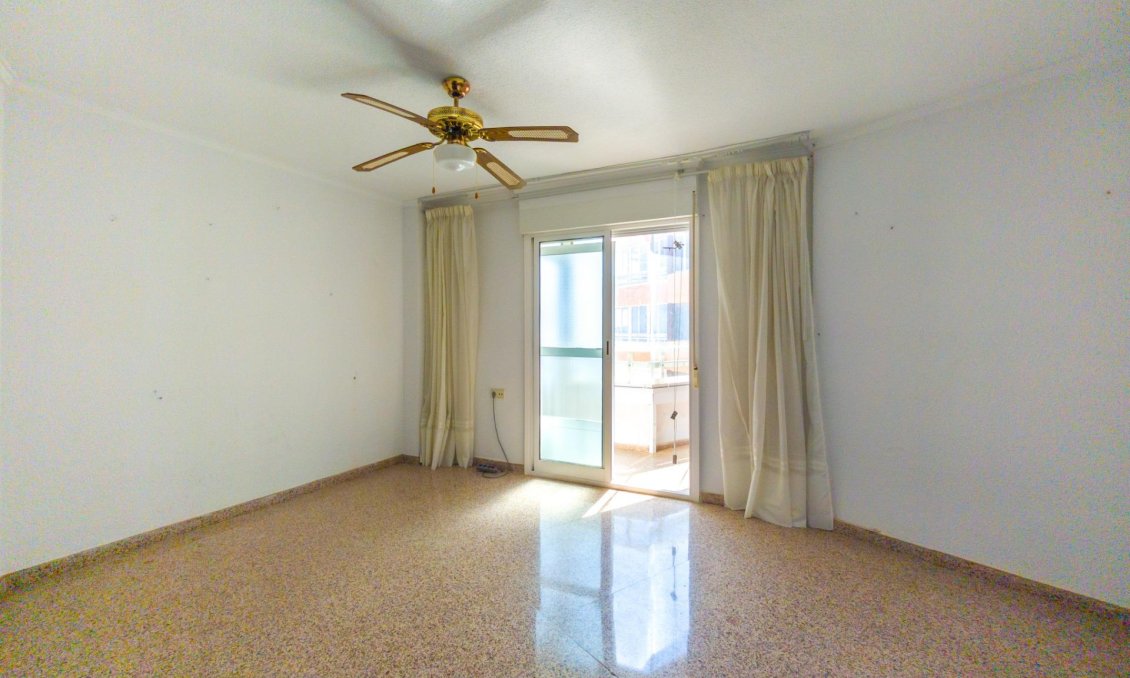 Segunda mano - Apartamento -
Torrevieja - La Mata Pueblo