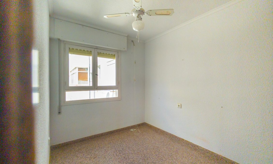Segunda mano - Apartamento -
Torrevieja - La Mata Pueblo