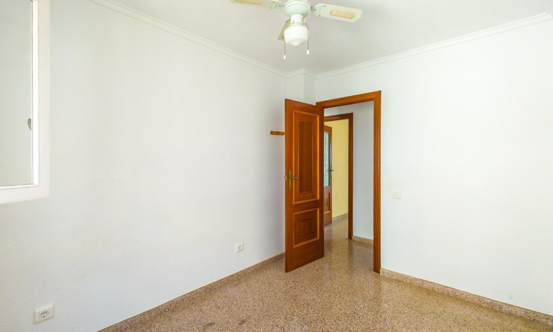 Segunda mano - Apartamento -
Torrevieja - La Mata Pueblo