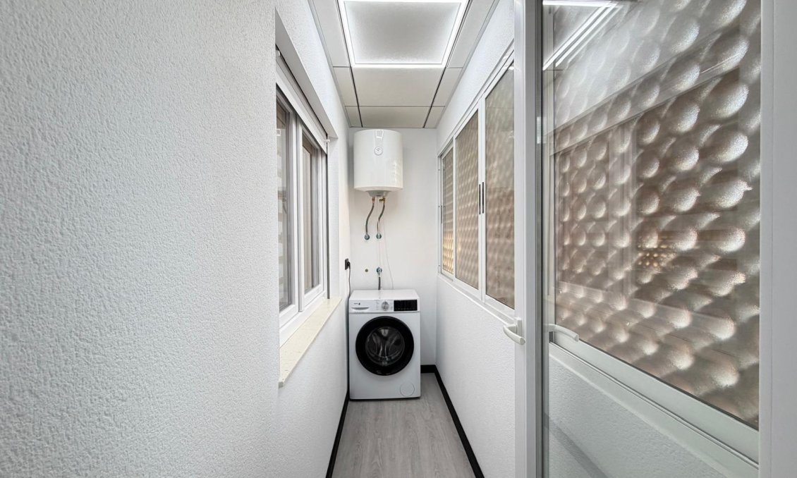 Segunda mano - Apartamento -
Torrevieja - Playa del Cura