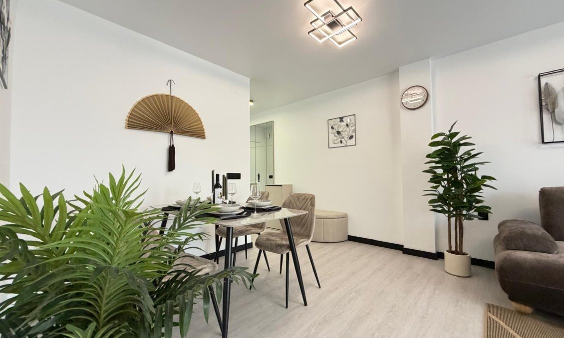 Segunda mano - Apartamento -
Torrevieja - Playa del Cura