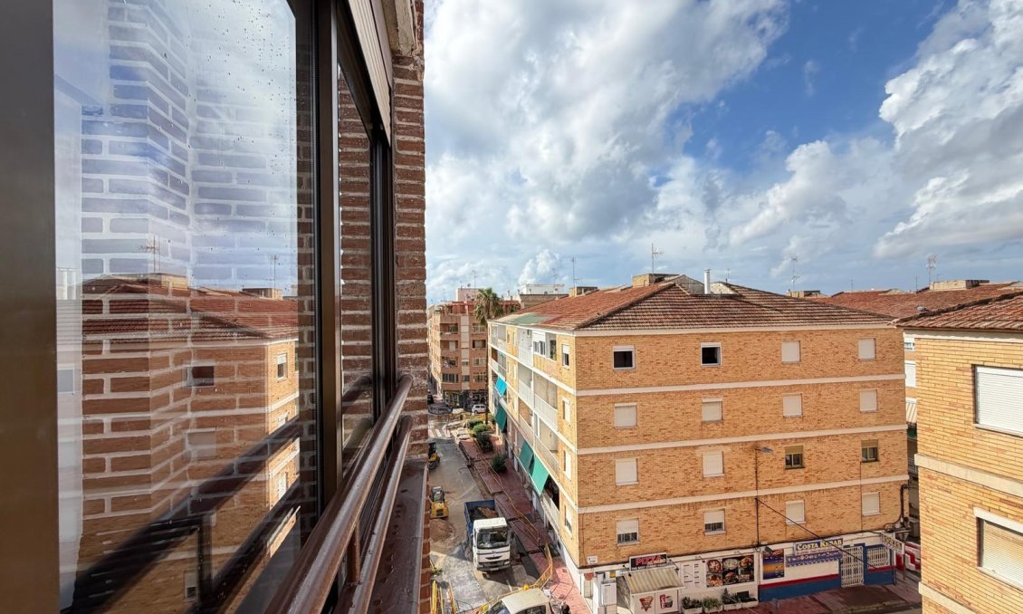 Segunda mano - Apartamento -
Torrevieja - Playa del Cura