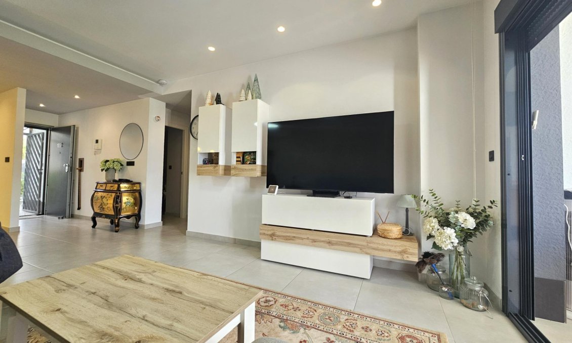 Segunda mano - Apartamento -
Guardamar del Segura - El Raso