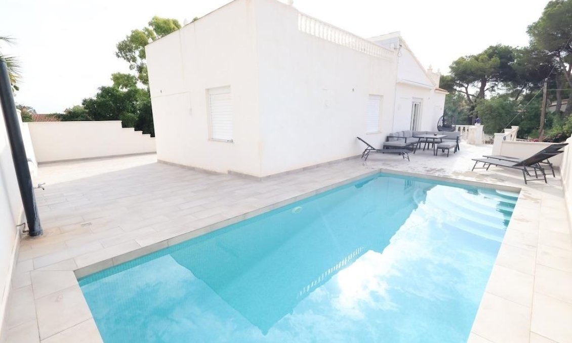 Segunda mano - Villa -
Torrevieja - Costa Blanca