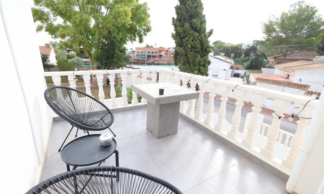 Segunda mano - Villa -
Torrevieja - Costa Blanca
