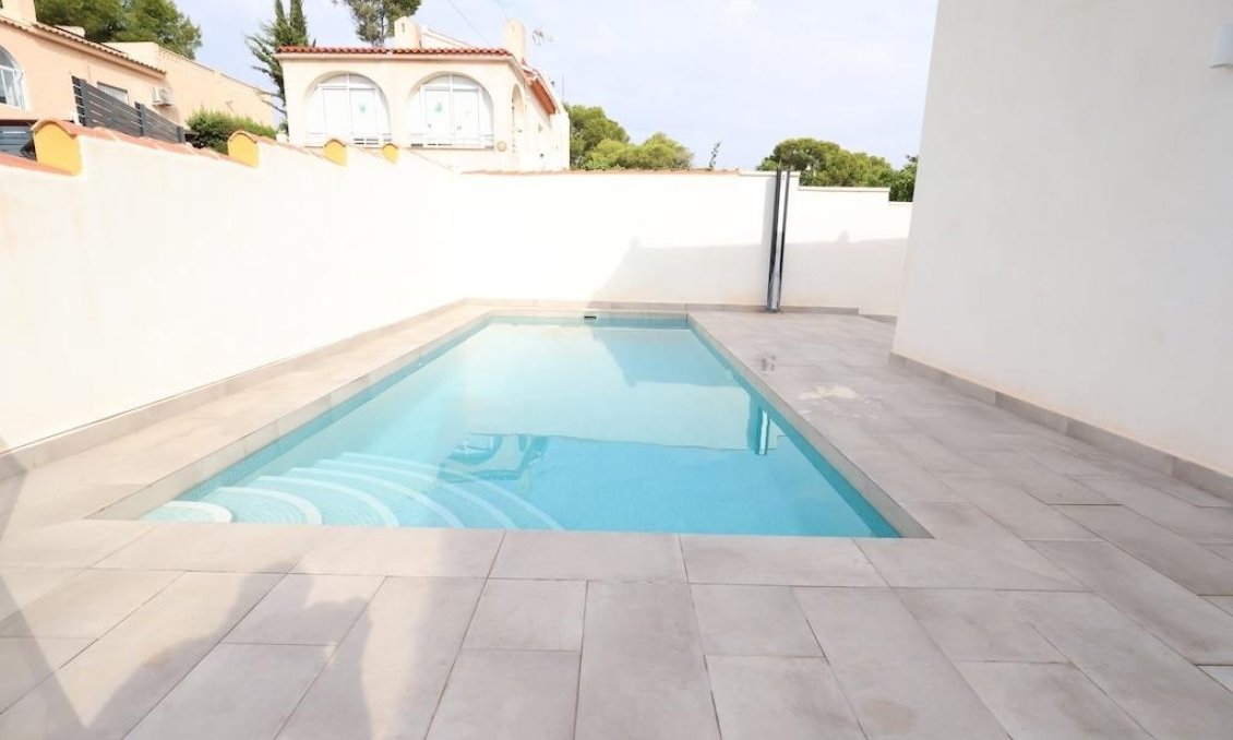 Segunda mano - Villa -
Torrevieja - Costa Blanca