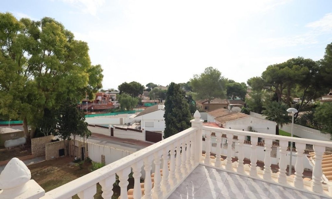 Segunda mano - Villa -
Torrevieja - Costa Blanca