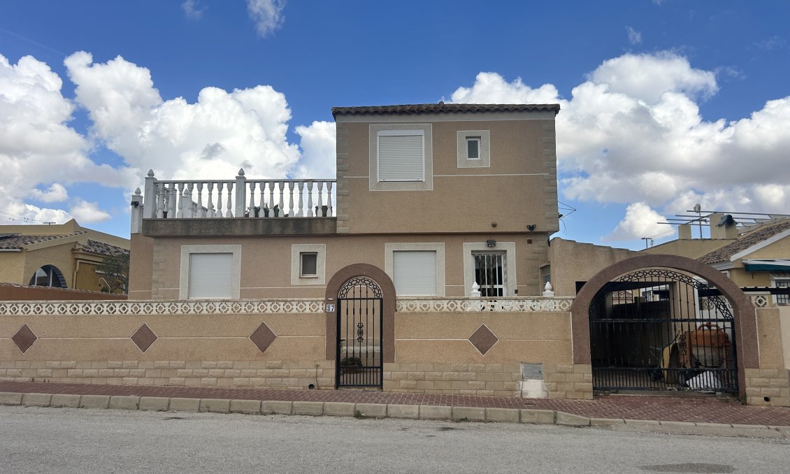 Segunda mano - Villa -
Camposol - Inland