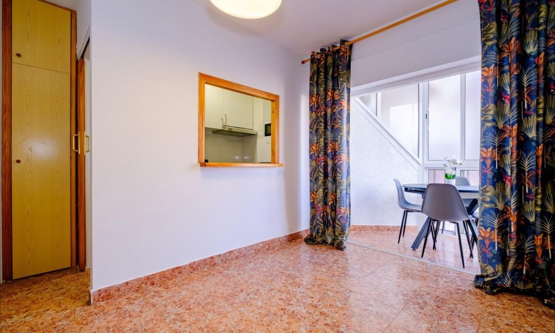 Segunda mano - Apartamento -
Torrevieja - Playa del Cura