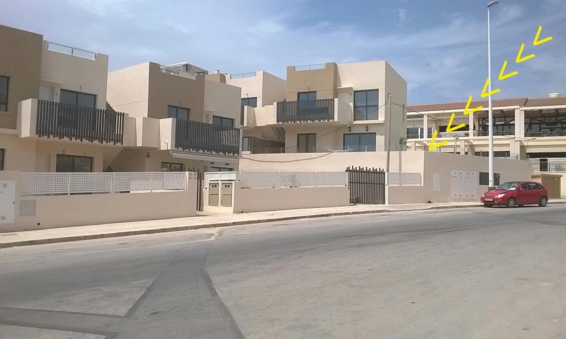 Segunda mano - Bungalow -
Orihuela Costa - La Zenia