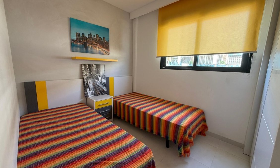 Segunda mano - Bungalow -
Orihuela Costa - La Zenia
