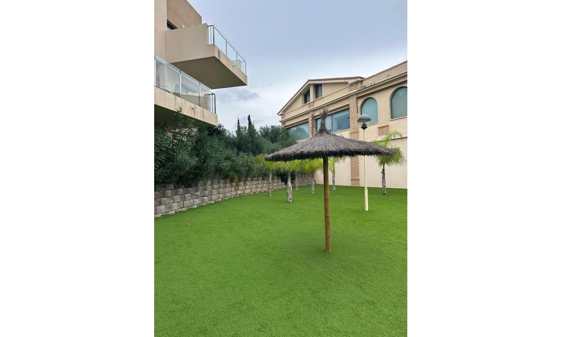 Segunda mano - Bungalow -
Orihuela Costa - La Zenia