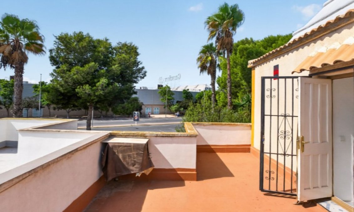 Segunda mano - Adosado -
Torrevieja - Costa Blanca