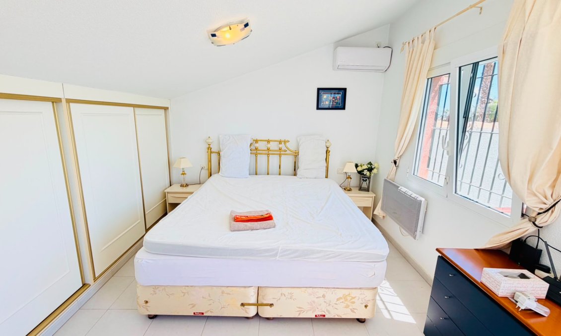 Segunda mano - Villa -
Daya Vieja - Costa Blanca