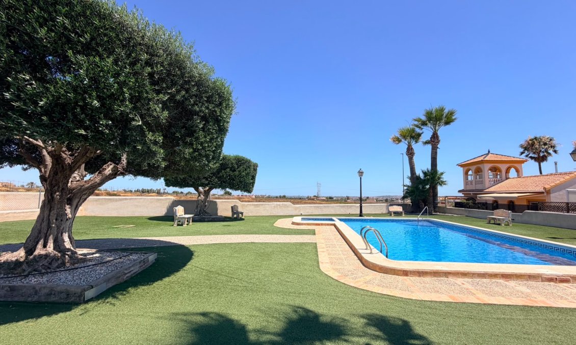 Revânzare - Casă înșiruită -
Los Montesinos - Costa Blanca