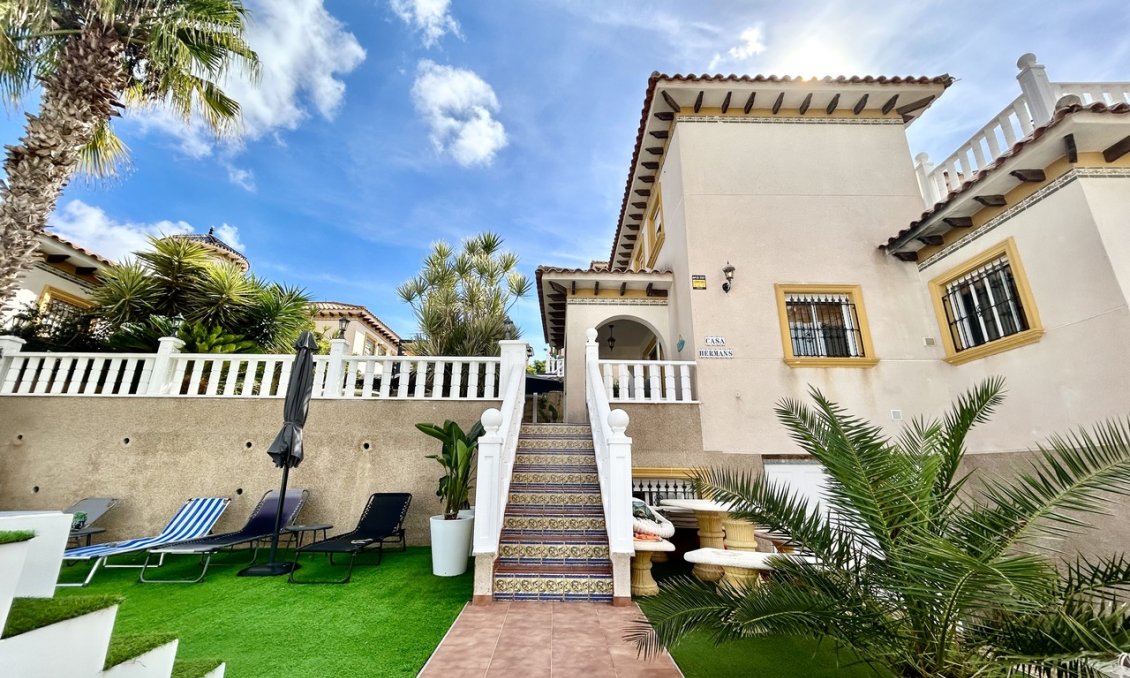 Segunda mano - Villa -
Villamartin - Costa Blanca
