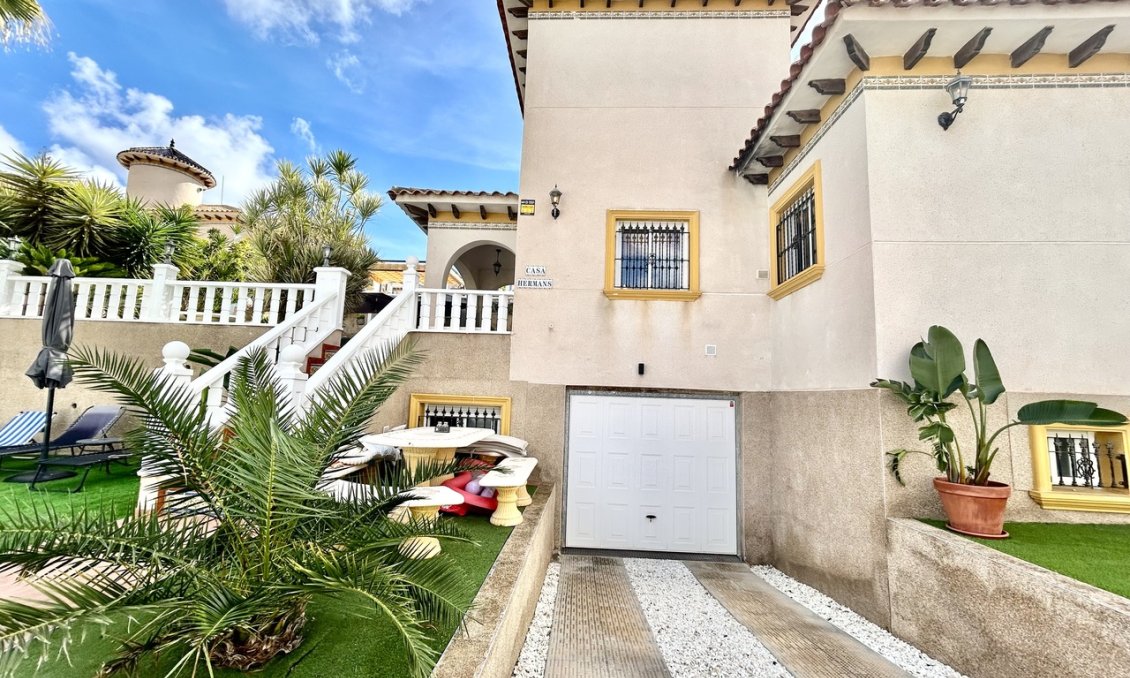 Segunda mano - Villa -
Villamartin - Costa Blanca