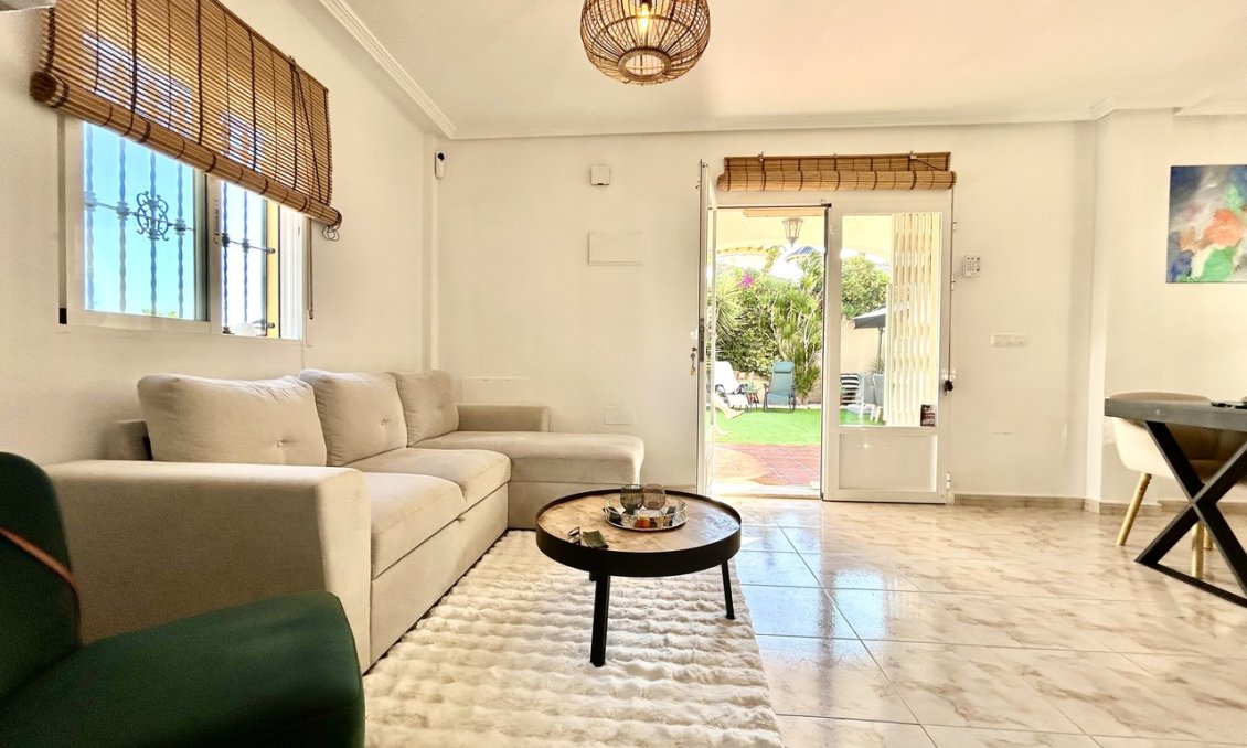 Segunda mano - Villa -
Villamartin - Costa Blanca