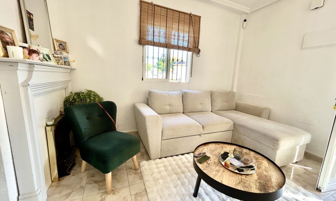 Segunda mano - Villa -
Villamartin - Costa Blanca