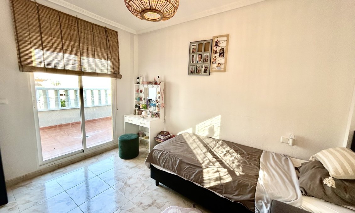 Segunda mano - Villa -
Villamartin - Costa Blanca