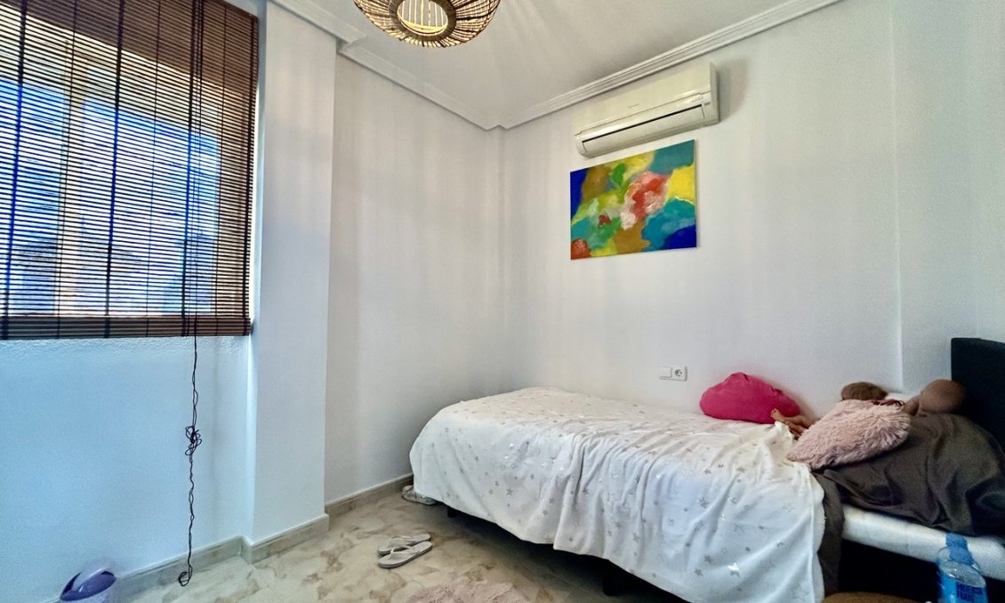 Segunda mano - Villa -
Villamartin - Costa Blanca