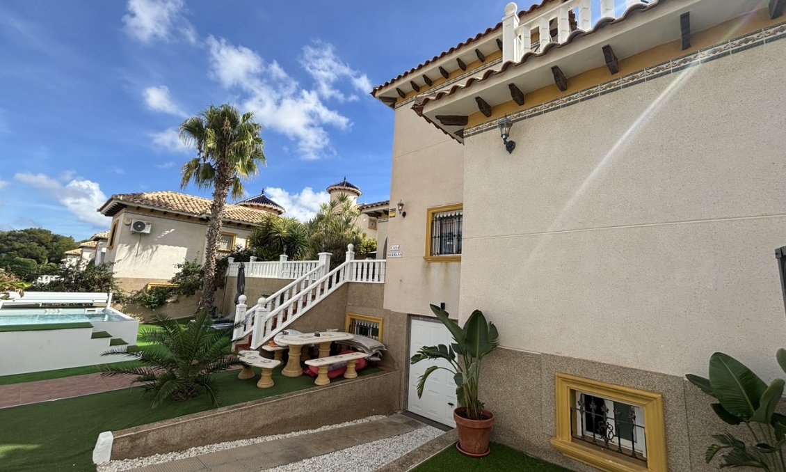 Segunda mano - Villa -
Villamartin - Costa Blanca