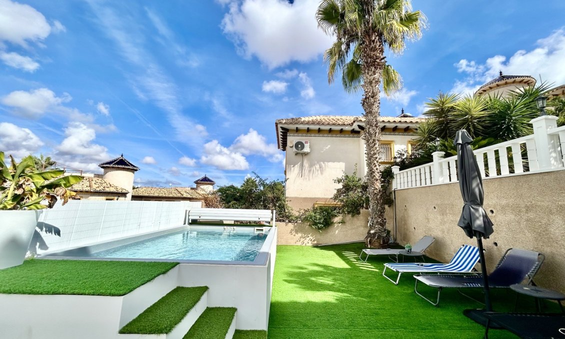 Segunda mano - Villa -
Villamartin - Costa Blanca